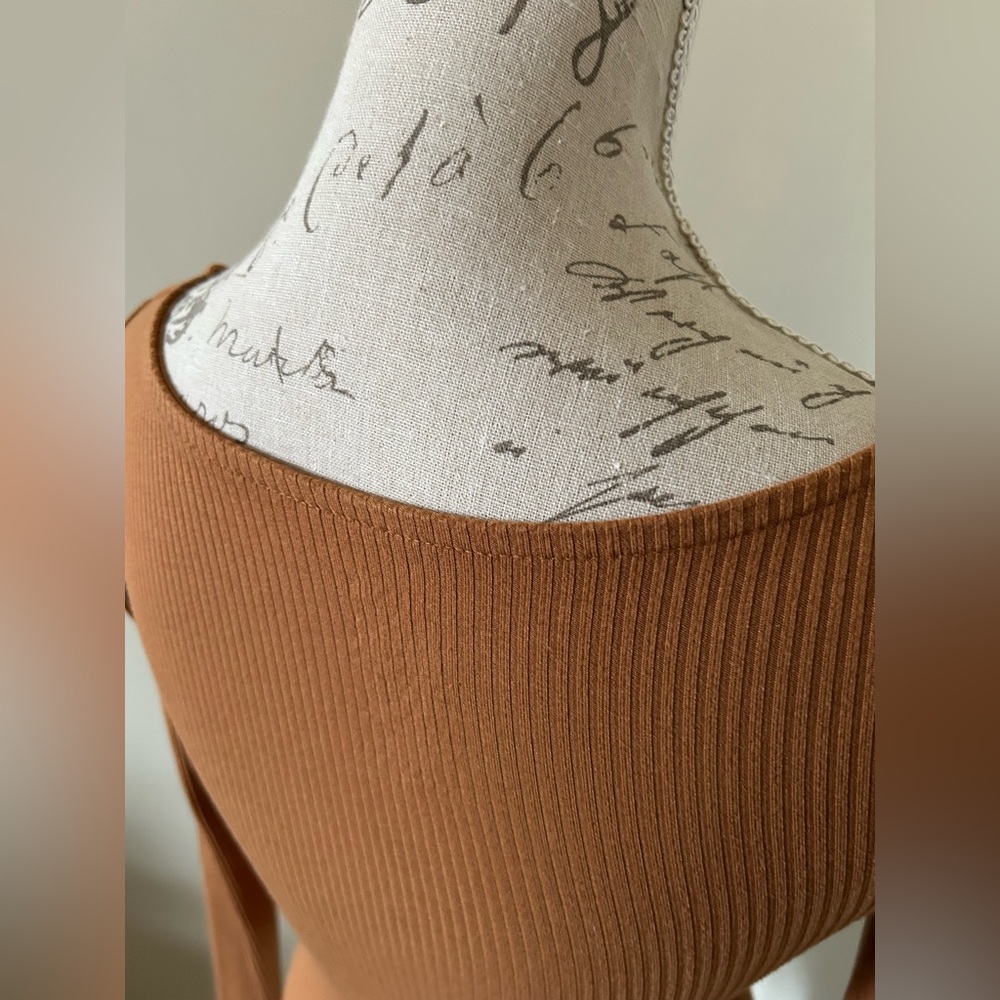 George Tan Ribbed Apparel - Picture 6 of 7